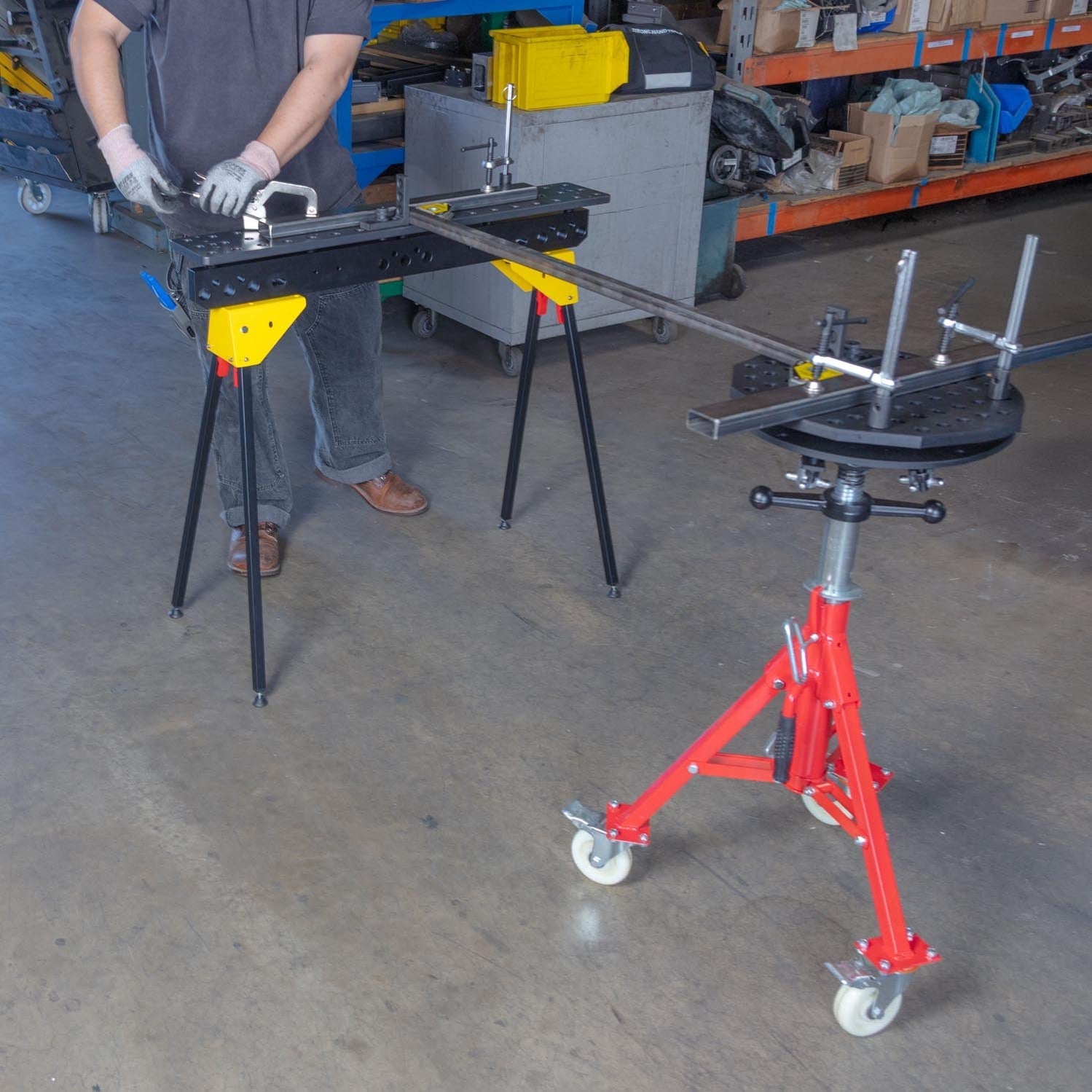 Trípode Scout, 14" (35.56 cm) de Diámetro, Soporte de Trabajo, Sistema de 5/8"